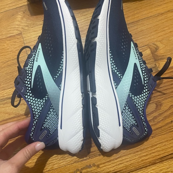 Women’a Brooks Ghost 14 Running Shoes - Picture 3 of 6